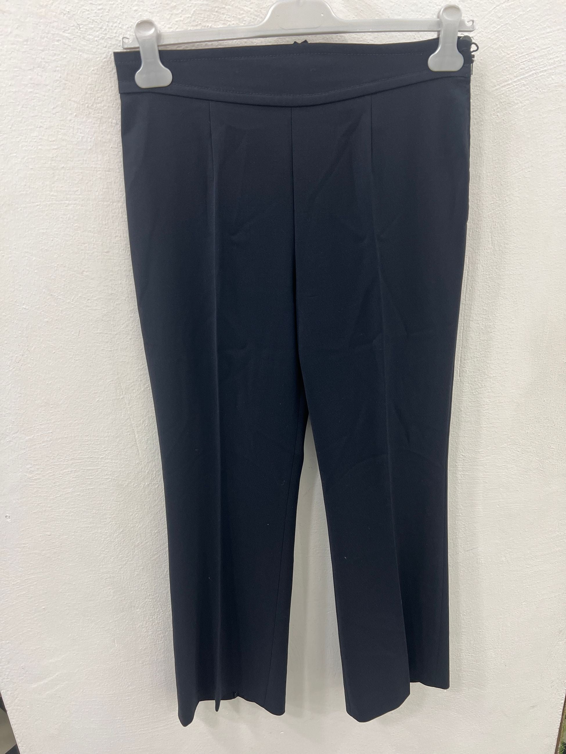 Pantaloni escada